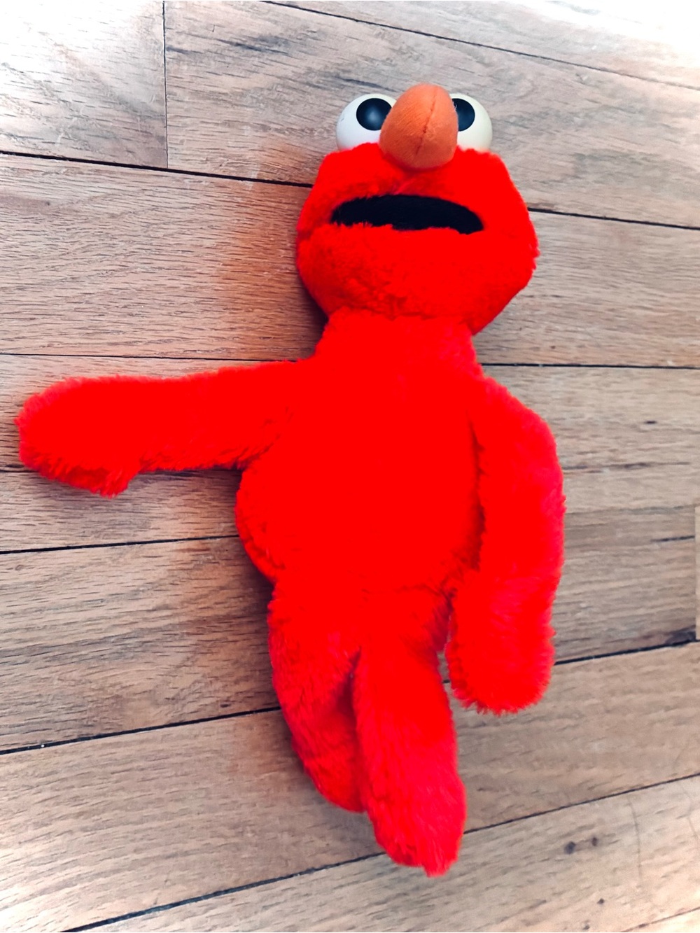 Vintage Baby Elmo, Hasbro Softies, (tag was removed).
Plush. 9.5 inches.